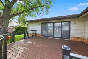 267 Holly Ln, Elk Grove Village, IL 60007 - Photo 26