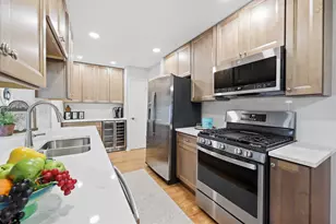 267 Holly Ln, Elk Grove Village, IL 60007 - Photo 10