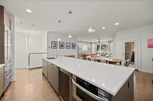 933 W George St, Chicago, IL 60657 - Photo 10