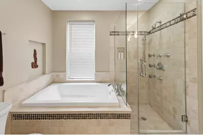1321 W Winnemac Avenue #2E, Chicago, IL 60640 - Photo 10