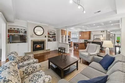 1321 W Winnemac Avenue #2E, Chicago, IL 60640 - Photo 2