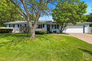 970 Independence Dr, Bourbonnais, IL 60914 - Photo 2