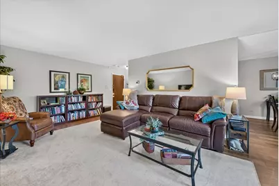 460 Raintree Court #1H, Glen Ellyn, IL 60137 - Photo 4