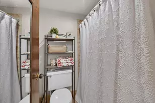 460 Raintree Ct, Glen Ellyn, IL 60137 - Photo 22