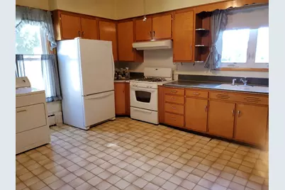 241 E 1st Street, Oglesby, IL 61348 - Photo 6
