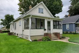 241 E 1st St, Oglesby, IL 61348 - Photo 2