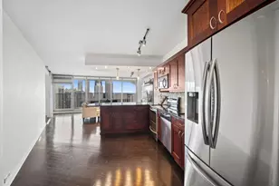 300 N State St, Chicago, IL 60654 - Photo 6