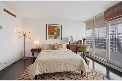 300 N State Street #5504, Chicago, IL 60654 - Photo 12