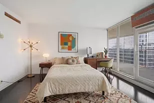 300 N State St, Chicago, IL 60654 - Photo 12