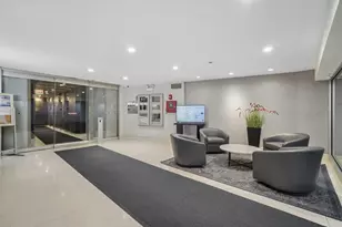300 N State St, Chicago, IL 60654 - Photo 4