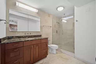 300 N State St, Chicago, IL 60654 - Photo 14