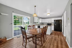 141 W Prairiefield Ave, Cortland, IL 60112 - Photo 6