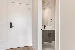 224 S Ashland Ave, Chicago, IL 60607 - Photo 10
