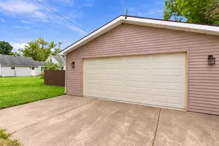 251 Prairie St, Hampshire, IL 60140 - Photo 26