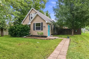 251 Prairie St, Hampshire, IL 60140 - Photo 2