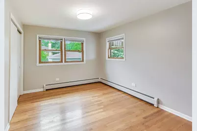 16W674 56th Place #2, Clarendon Hills, IL 60514 - Photo 8