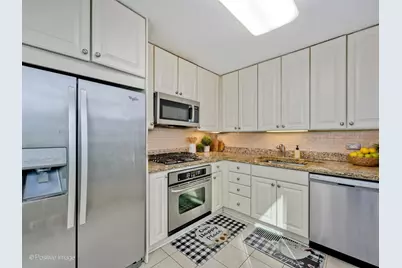 9715 Woods Drive #402, Skokie, IL 60077 - Photo 10