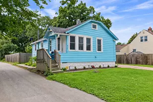 824 Allen St, Belvidere, IL 61008 - Photo 1