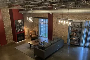 2525 N Sheffield Ave, Chicago, IL 60614 - Photo 2
