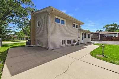 604 N Wilshire Drive, Mount Prospect, IL 60056 - Photo 20