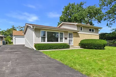 604 N Wilshire Drive, Mount Prospect, IL 60056 - Photo 2