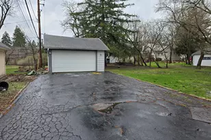 249 E Park Blvd, Villa Park, IL 60181 - Photo 6