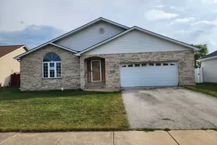 627 Clover Ln, University Park, IL 60484 - Photo 1
