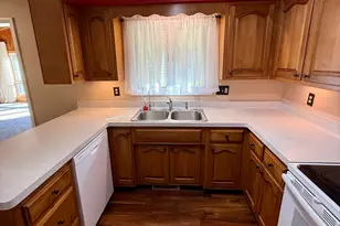 143 Joanne Ln, Rochelle, IL 61068 - Photo 12