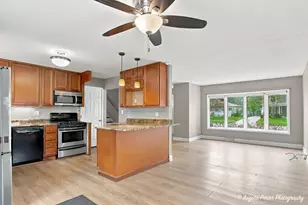 637 N Greenview Ave, Mundelein, IL 60060 - Photo 6