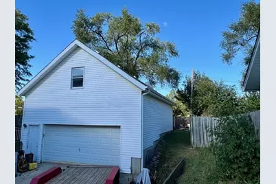 304 Andover Court, Streamwood, IL 60107 - Photo 2