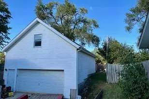 304 Andover Ct, Streamwood, IL 60107 - Photo 2