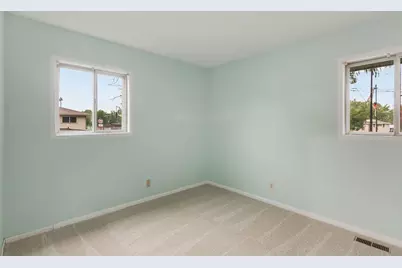 304 Andover Court, Streamwood, IL 60107 - Photo 14