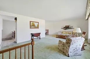 539 Sandy Ln, Des Plaines, IL 60016 - Photo 2