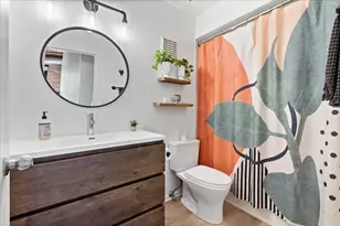1670 N Claremont Ave, Chicago, IL 60647 - Photo 16