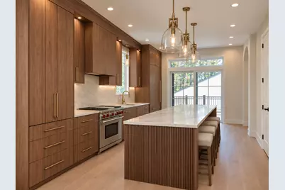 4252 N Hamlin Avenue, Chicago, IL 60618 - Photo 4