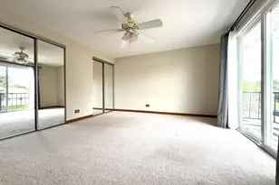 935 Shattuck Ln, Schaumburg, IL 60194 - Photo 8