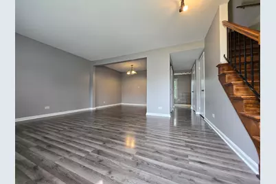 1912 Governors Lane #1912, Hoffman Estates, IL 60169 - Photo 2