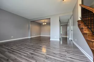 1912 Governors Ln, Hoffman Estates, IL 60169 - Photo 2