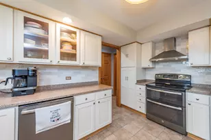 38013 N Russell Ave, Beach Park, IL 60087 - Photo 10