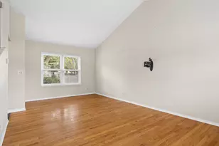 2013 Vanderbilt Ct, Naperville, IL 60565 - Photo 4