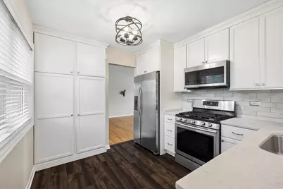 2013 Vanderbilt Court, Naperville, IL 60565 - Photo 6