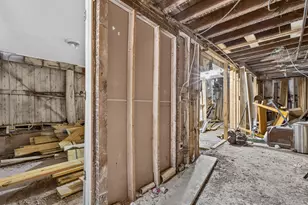 5338 S Wood St, Chicago, IL 60609 - Photo 16
