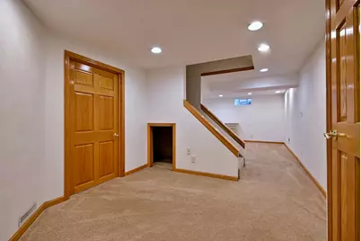 703 Larkfield Circle, Rockford, IL 61107 - Photo 34