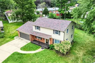 703 Larkfield Cir, Rockford, IL 61107 - Photo 6