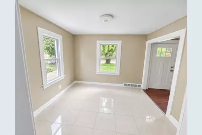 1322 Garrison Avenue, Rockford, IL 61103 - Photo 4