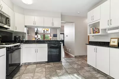4608 Mumford Drive, Hoffman Estates, IL 60192 - Photo 8