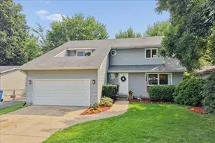 33202 N Woodland Terrace, Grayslake, IL 60030 - Photo 1
