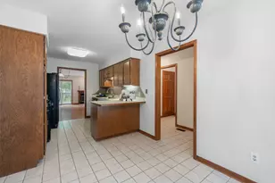 214 S Harrison St, Geneva, IL 60134 - Photo 2