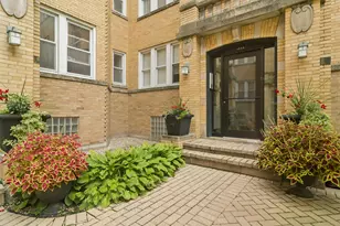 1336 W Estes Ave, Chicago, IL 60626 - Photo 1