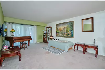 502 W Huntington Commons Road #238, Mount Prospect, IL 60056 - Photo 2